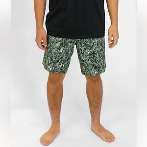 NWT-Volcom-28”-basil (green&black)-manic 2 board shorts, 20”out seem,swim trunks